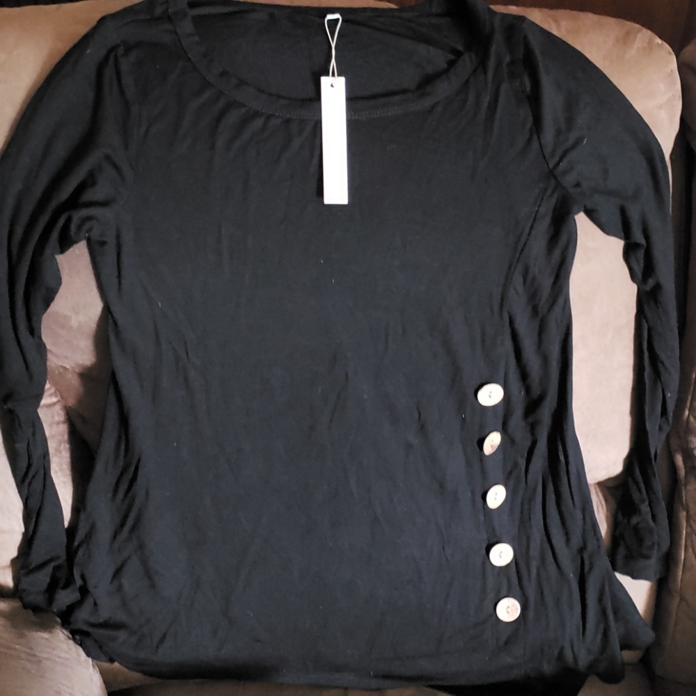 Black shirt - Picture 1 of 2